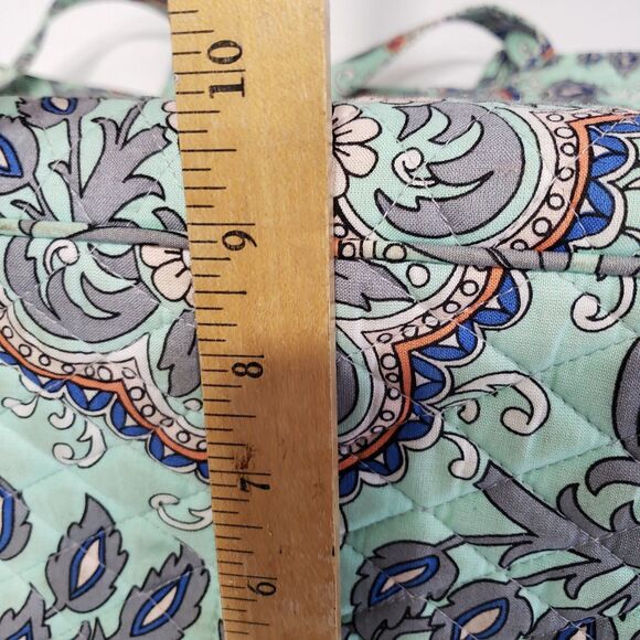 Vera Bradley Tote (Approx. 18 x 15 x 9) and Matching Notebook - Picture 8 of 9